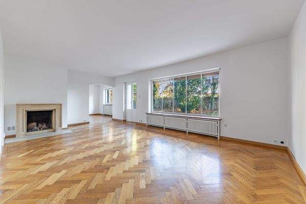 Wohnzimmer mit Kamin