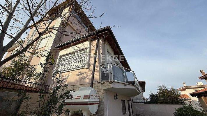 Sea View Spacious Villa with Private Garden in İzmir Turkey