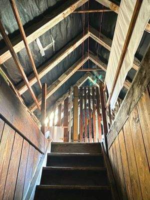 Bühnenaufgang Geb. 2