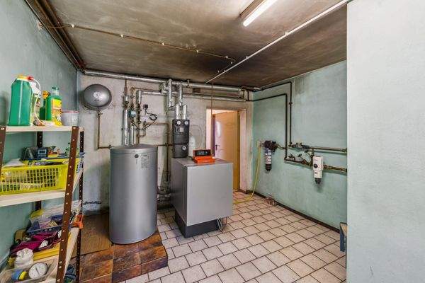 Heizungsraum mit Ölheizung BJ. 2019