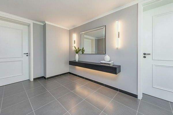 (KI) Fahrstuhlzugang und Entrée für beide Penthouse-Maisonettes (KI)