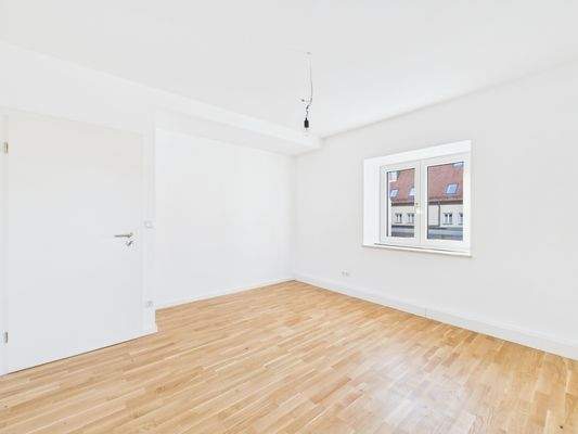 CAM02476G0-PR0038-STILL003