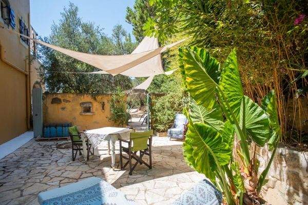 Kreta, Xamoudochori: Idyllische Residenz mit Apartments und Olivenhain zu verkaufen