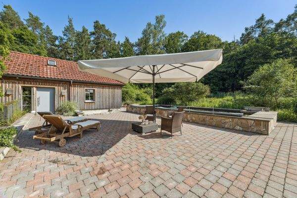 Blick auf Terrasse mit Eingangsbereich-B_078_HD