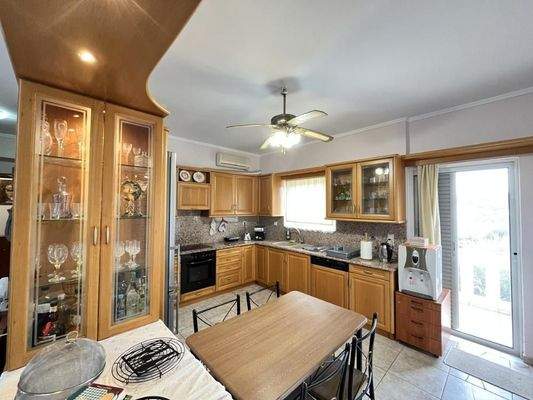 MIT VIDEO: Kreta, Neo Chorio: Zwei- Apartmentshaus zu verkaufen