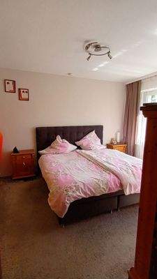 12 UG Schlafzimmer.jpg