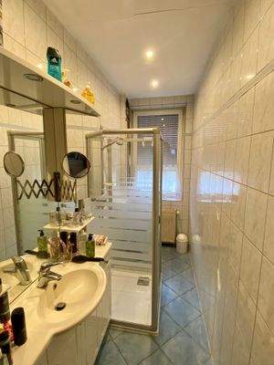 Badezimmer Wohnung EG