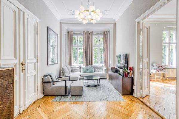 Wohnbereich mit Blick zum Schlafzimmer