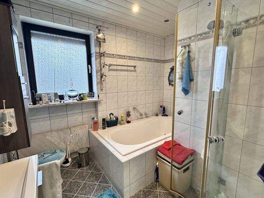 Tageslichtbadezimmer im 1. Obergeschoss