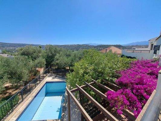 Kreta, Douliana: Renoviertes Steinhaus mit Pool und Garten zu verkaufen