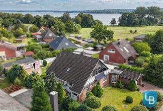 Ein Blick aus der Vogelperspektive mit ...