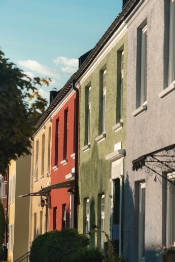 Reihenmittelhaus als Wohnungseigentum mit Garten und Garage in Ludwigshafen