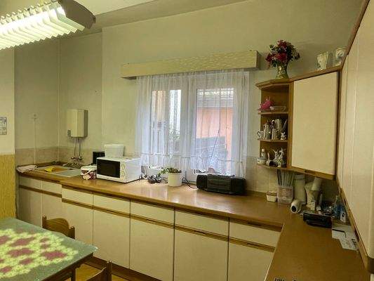 hier essen alle zusammen