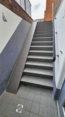 Kellertreppe mit Fahrradrrampe