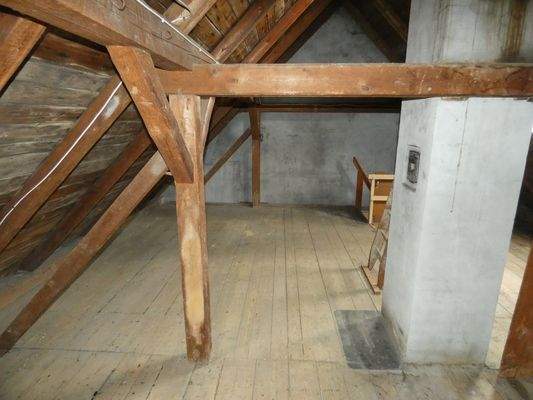 DG - Detail Dachboden