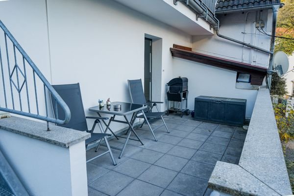 Terrasse zum Wohnungseingang