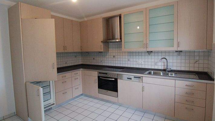 Küche mit hochwertiger Einbauküche