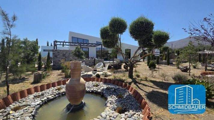 Kreta, Petrokefali: Villa mit Pool und großem Garten zu verkaufen