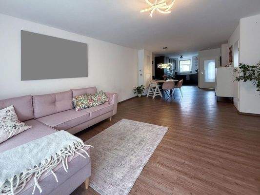 Vom Wohnz. Blick in die Küche