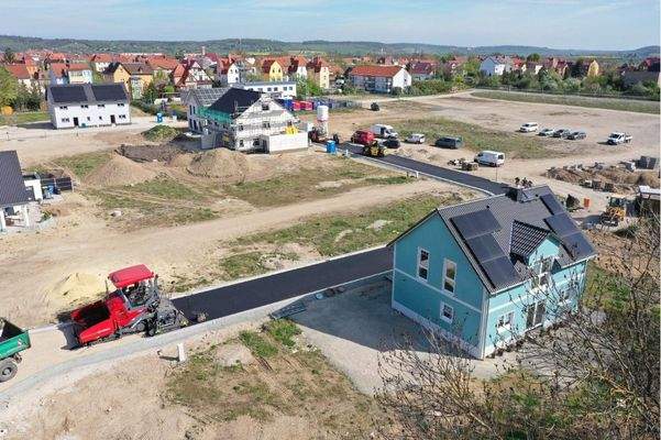 Luftbild 12.04.2024 Asphalteinbau Straße