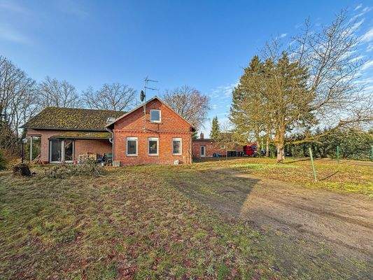 Grundstücksansicht 4