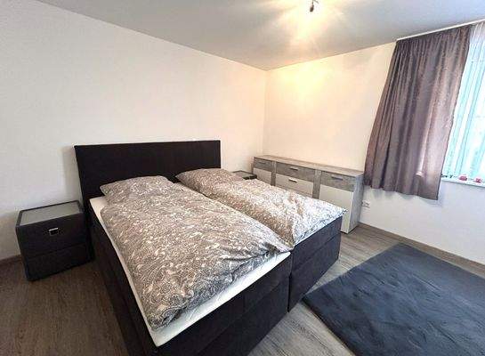 Geräumiges Schlafzimmer EG