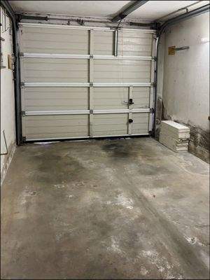 Eigene Garage mit Sektionaltor