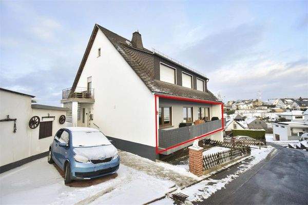 Vorder- und Seitenansicht