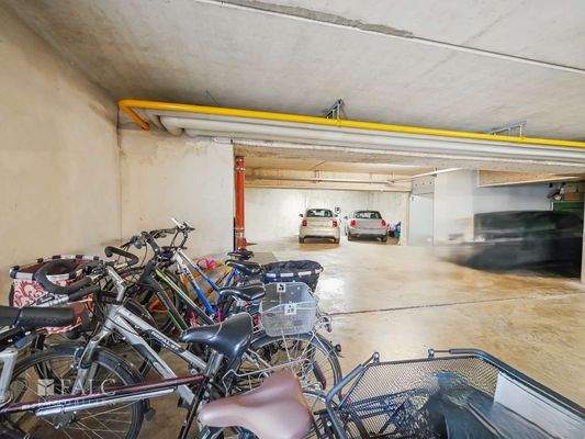 2 Stellplätze in Tiefgarage mit Wallbox