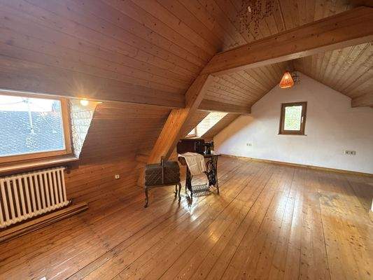 Dachgeschoss Blickrichtung Hof