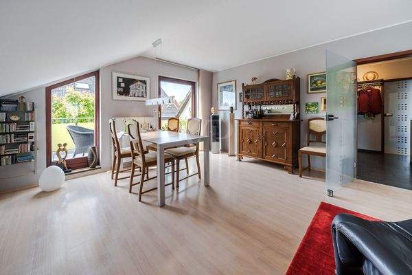 Sonnendurchfluteter Essbereich