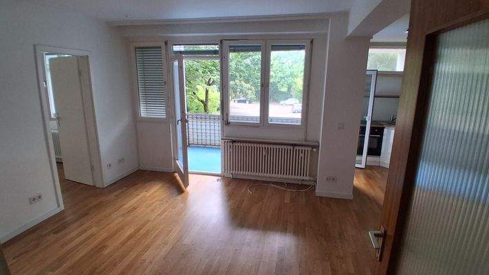 Wohnzimmer zum Südbalkon