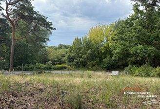 Einziges freies Grundstück mit Blick übers Naturschutzgebiet