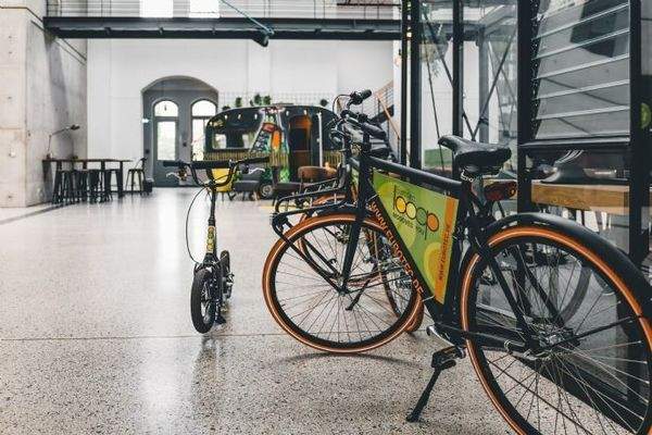 Looop Fahrräder und Roller für aktive Pausen