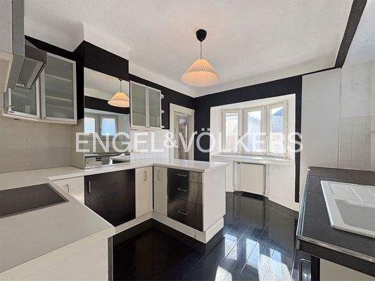 Moderne, helle Küche