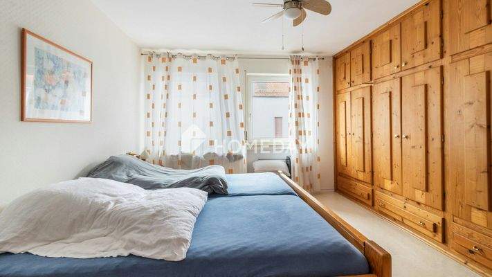 1. OG Schlafzimmer 1