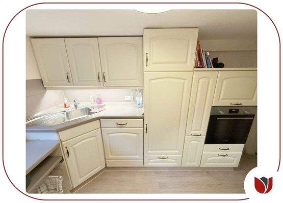 Küche mit Abgang in den Gewölbekeller