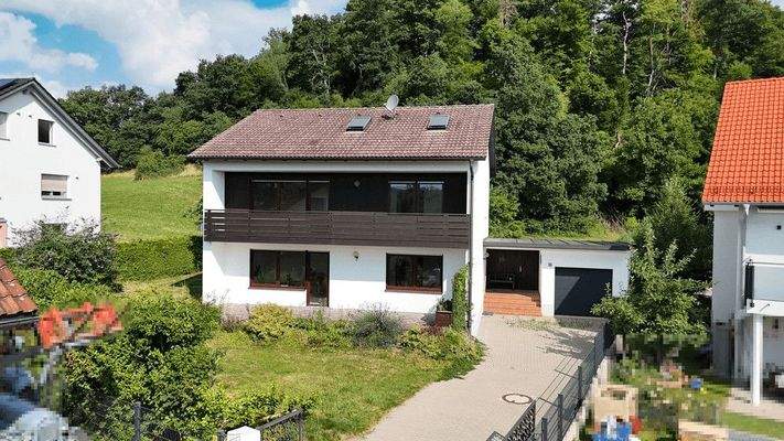 Balkon und Terrasse zur Südseite