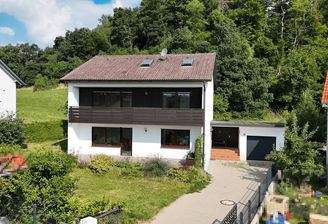 Balkon und Terrasse zur Südseite