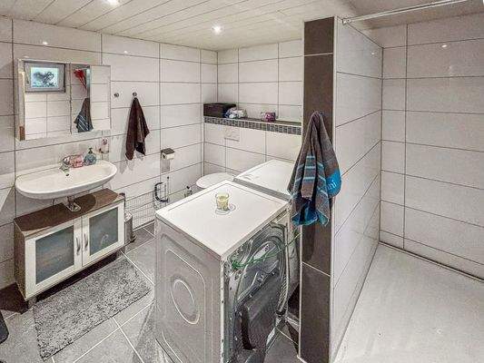 Wohnung 2 - Badezimmer - EG