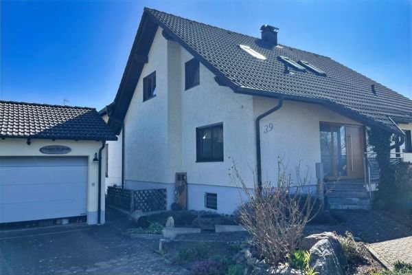 Eingangsbereich mit Garage