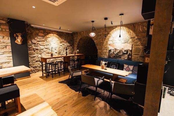 Weinbar im Keller gegen Entgelt anmietbar