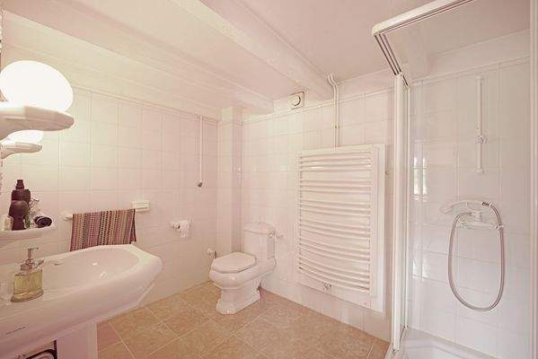 Wohnhaus EG Badezimmer