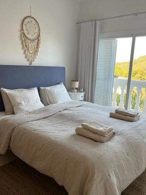 f9d4096c-b71a-4354-b875-6e085e967947