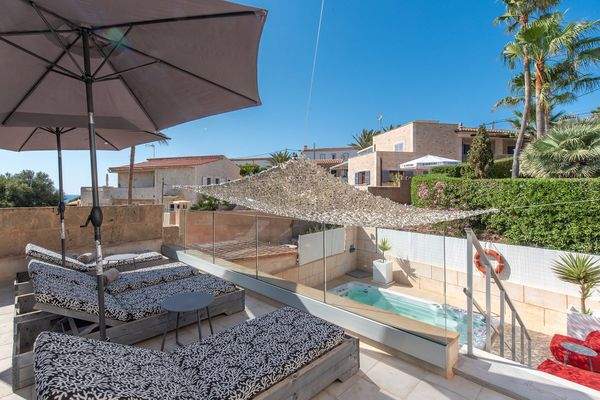 Stylisches Haus mit SWIM SPA, Ferienvermietungslizenz  und Meerblick in zweiter Meereslinie von Cala Llombards