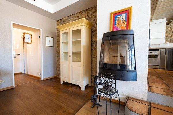 Kamin und Zugang Sanitäranlagen