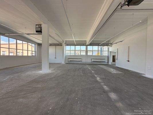 ZUSÄTZL. MÖGLICH: Halle 2a / Halle