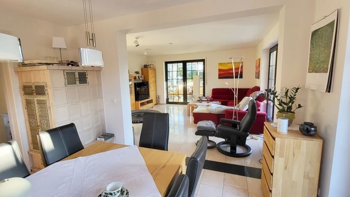 Esszimmer mit Wohnzimmer