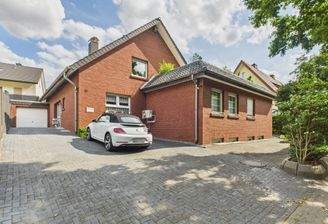 RX 2198-TT Ansicht Einfahrt