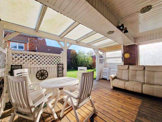 überdachte Terrasse